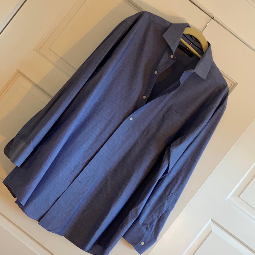 Tommy Hilfiger long-sleeve button down shirt